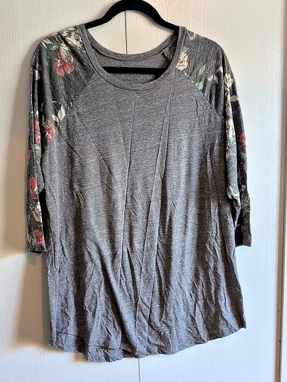 Torrid Classic Fit Floral Long Sleeve Top in Gray